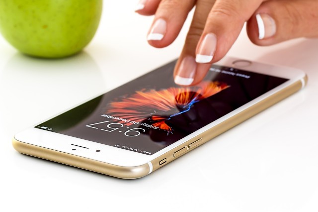 smartphone-g5c09eef1c_1280