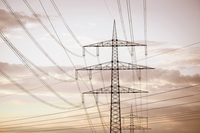 wires-g65756f9fe_1280